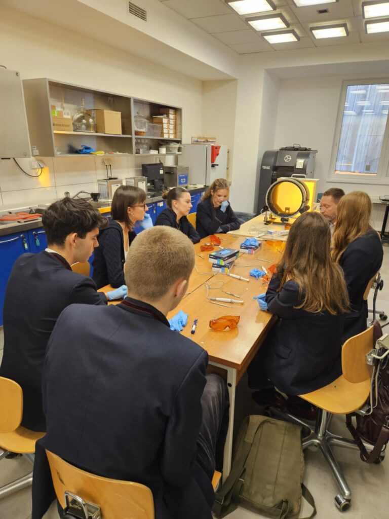 Ruszył drugi blok stomatologiczny dla uczniów szkół patronackich UMED-u2