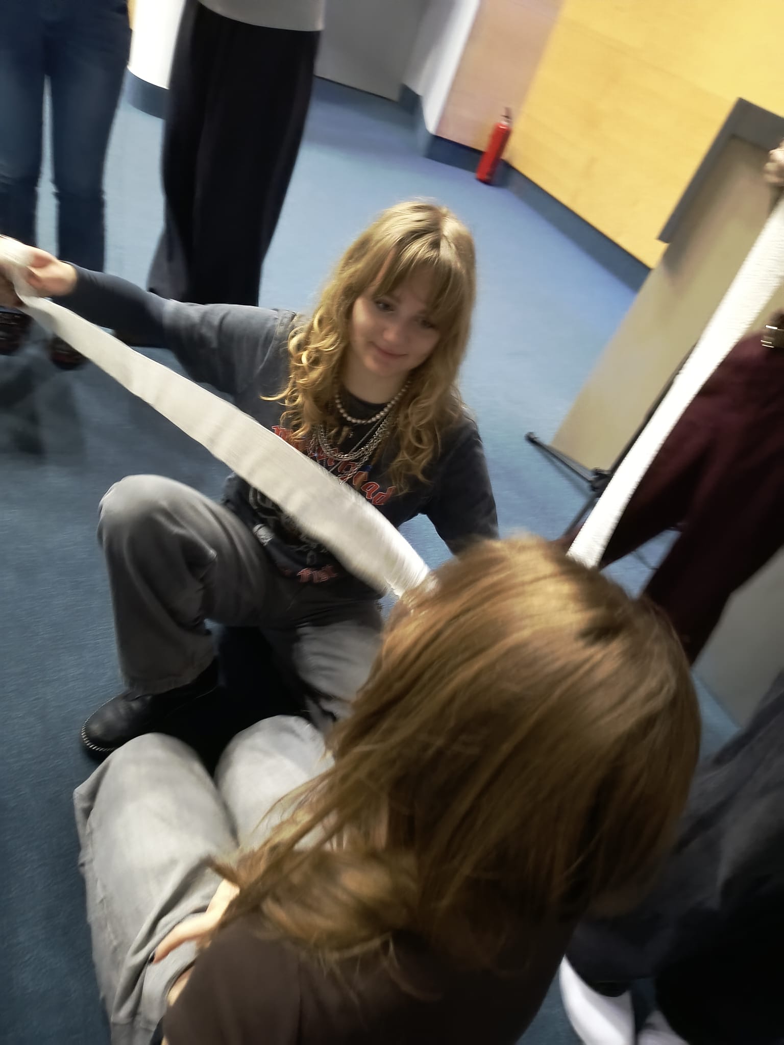 licealiści w czasie warsztatów z desmurgii