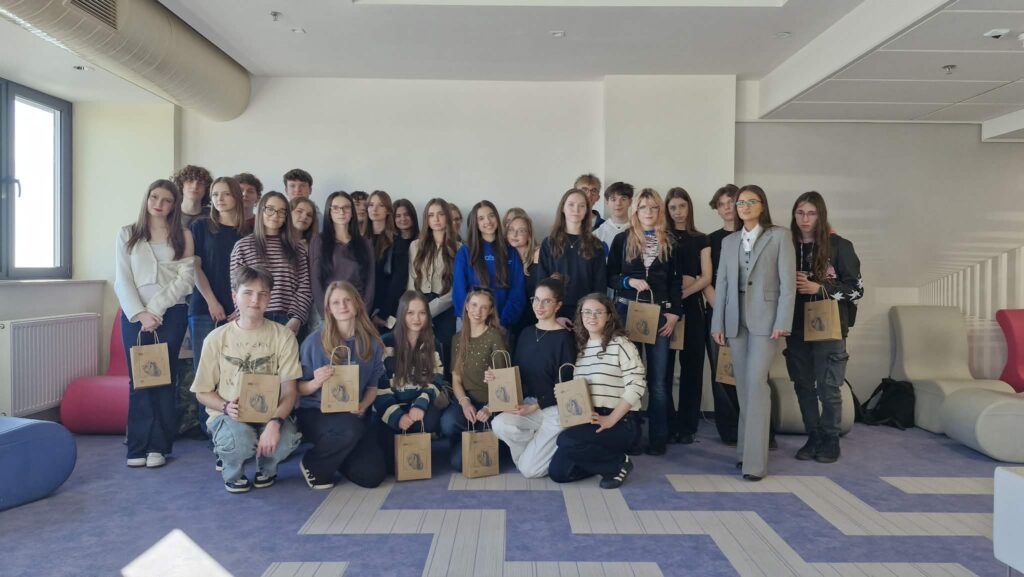 Licealiści na warsztatach w Centrum Symulacji Medycznych2