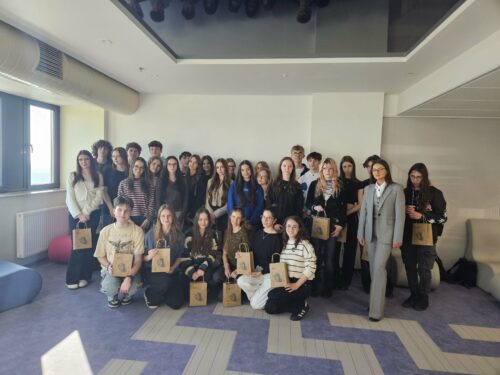 Licealiści z Radomia poznają świat medycyny w Łodzi