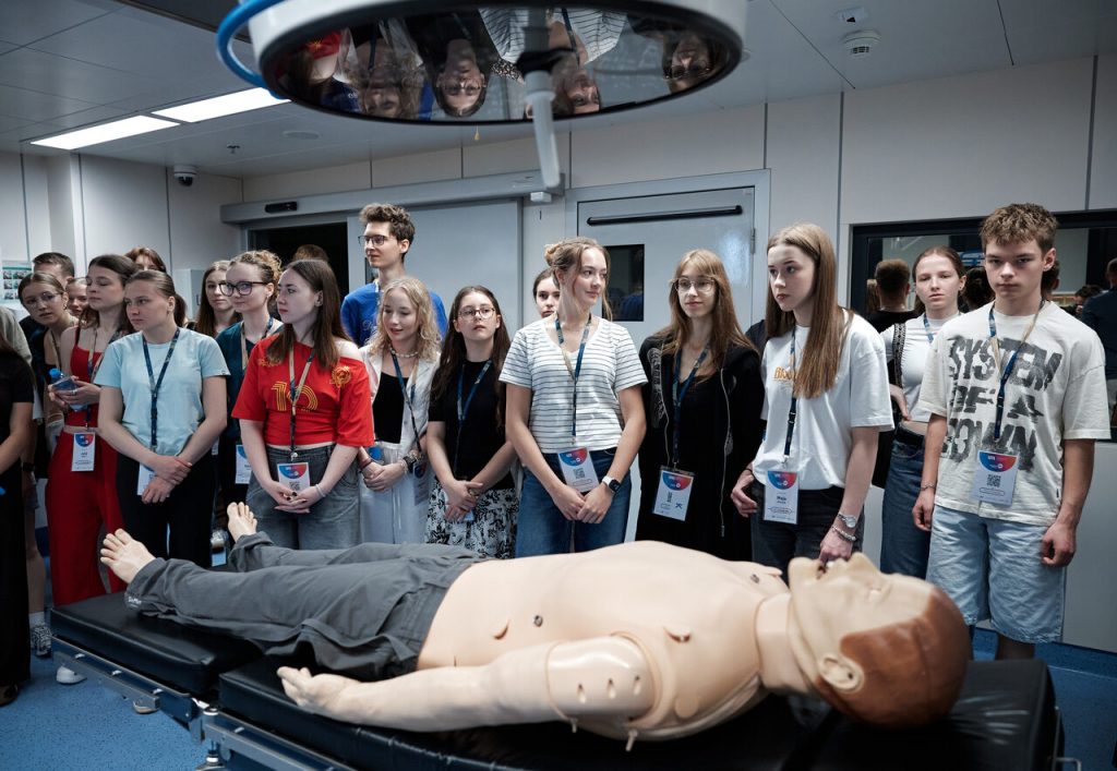 Summer School 2026 na UMED – tydzień, który zmienia perspektywę88