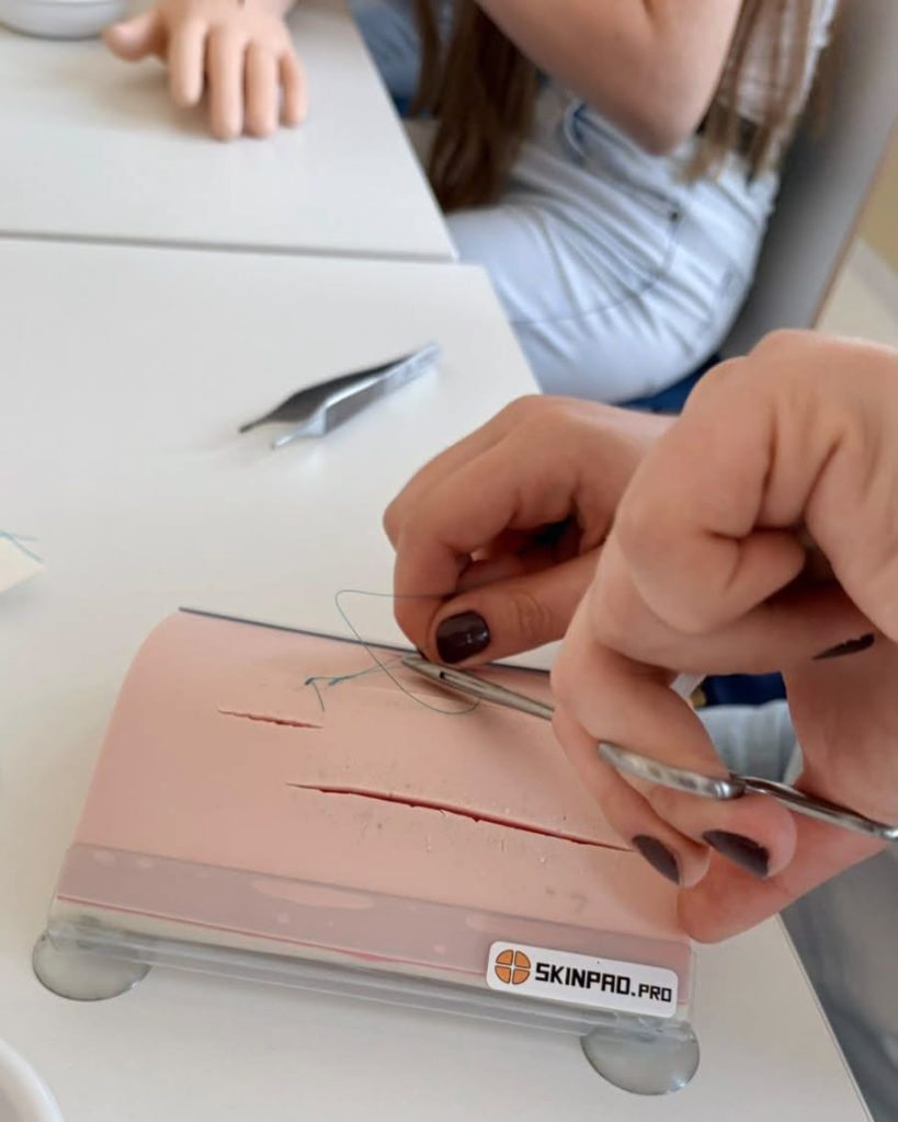 pierwsze spotkanie z licealistami w ramach projektu „Łódzkie dla Młodych -Kierunek UMED Łódź”4